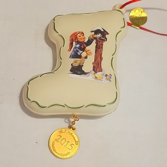 MJ Hummel 2015 Annual Ornament Benevolent Bird Feeder no box - Picture 1 of 5